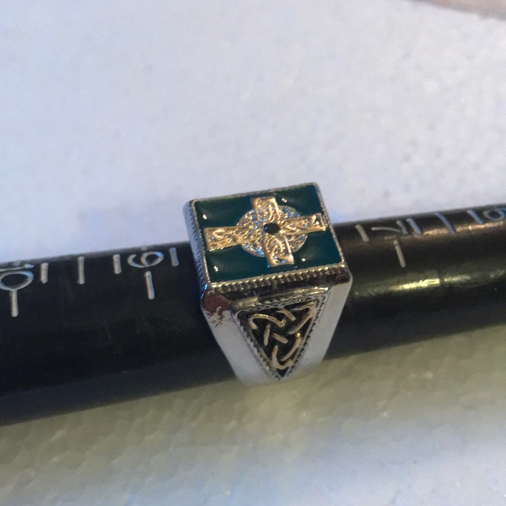 Enamel cross ring - Picture 4 of 5